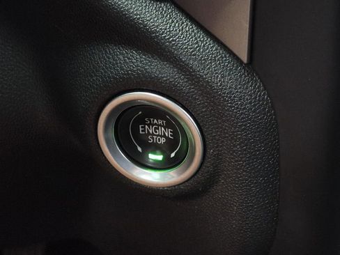 Used 2023 Chevrolet Silverado 1500 Custom image 24