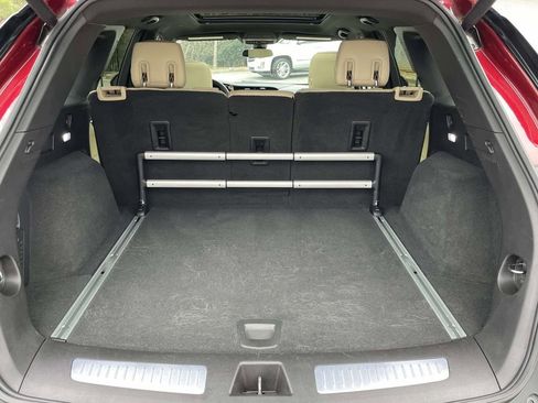 Used 2018 Cadillac XT5 Luxury w/ Driver Awareness Package image 10