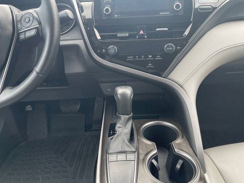 Used 2023 Toyota Camry SE w/ Cold Weather Package image 13