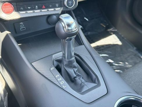 Used 2025 Ford Mustang Convertible RWD image 12