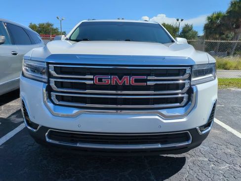 Used 2020 GMC Acadia SLT w/ Driver Alert Package II FWD image 2