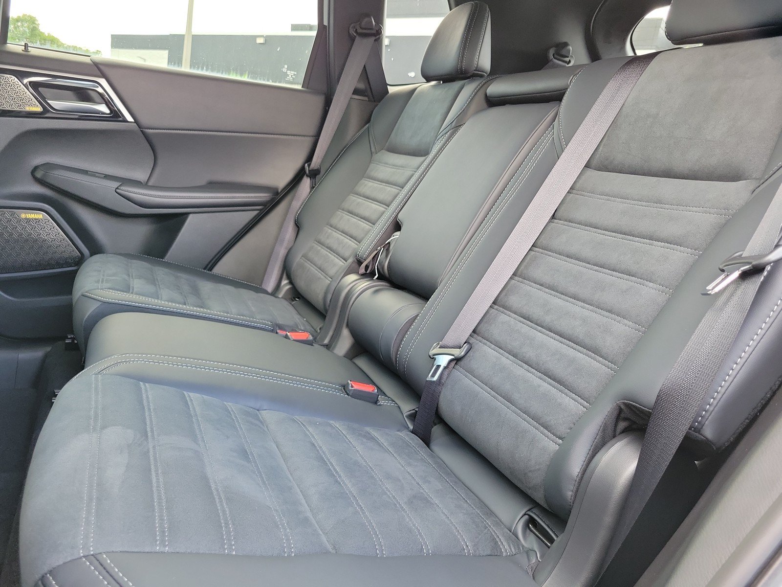 New 2026 Mitsubishi Outlander SE FWD image 13