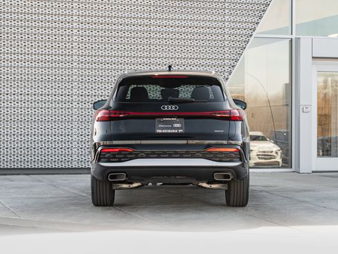 Certified 2025 Audi Q5 Premium w/ Convenience Package image 28