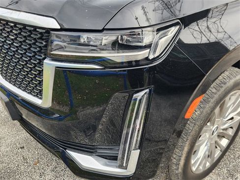 Used 2022 Cadillac Escalade Luxury image 6
