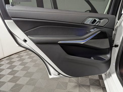 Used 2024 BMW X7 xDrive40i w/ Executive Package image 48