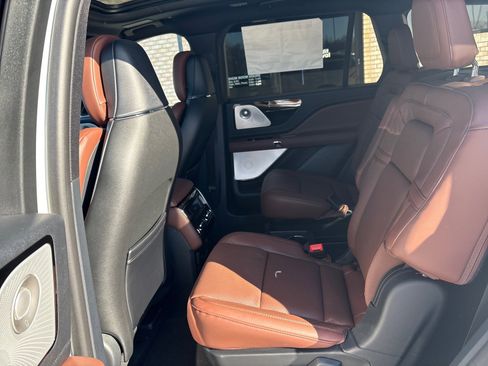 New 2026 Lincoln Aviator Reserve image 4