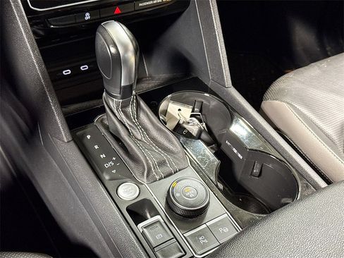 Used 2021 Volkswagen Atlas SEL Premium image 19