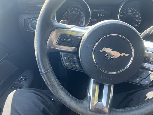Used 2017 Ford Mustang Coupe RWD image 16
