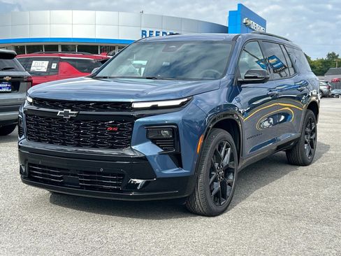 New 2026 Chevrolet Traverse RS w/ LPO, Floor Liner Package FWD image 7