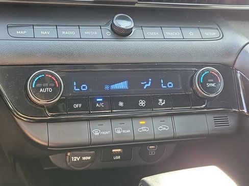 Certified 2025 Hyundai Elantra SEL FWD image 13