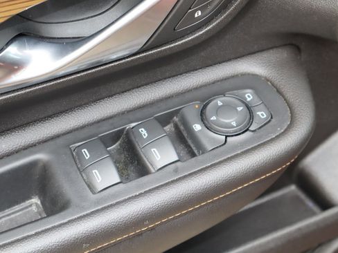 Used 2018 GMC Terrain SLE w/ Driver Convenience Package FWD image 16