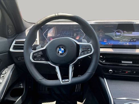 Used 2026 BMW 330i Sedan w/ M Sport Package RWD image 5