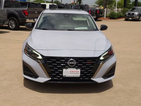 Certified 2024 Nissan Altima 2.5 SR w/ SR Premium Package FWD image 5