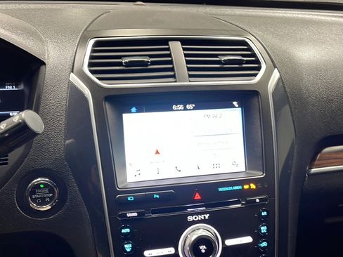 Used 2018 Ford Explorer Limited AWD/4WD image 8