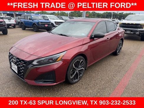 Used 2023 Nissan Altima 2.5 SR w/ SR Premium Package AWD/4WD image 3