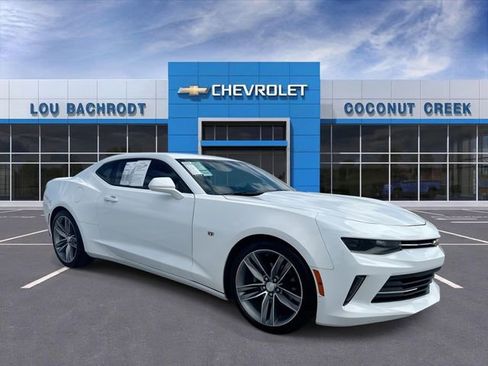 Used 2016 Chevrolet Camaro LT RWD image 2