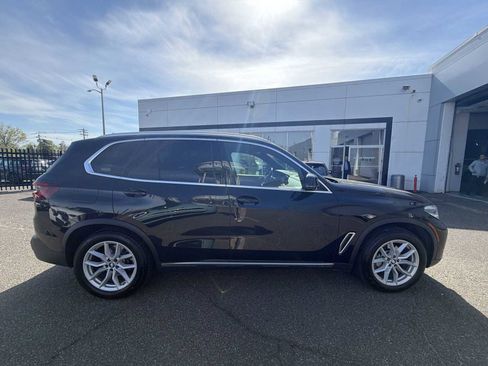 Used 2023 BMW X5 xDrive40i w/ Premium Package AWD/4WD image 4