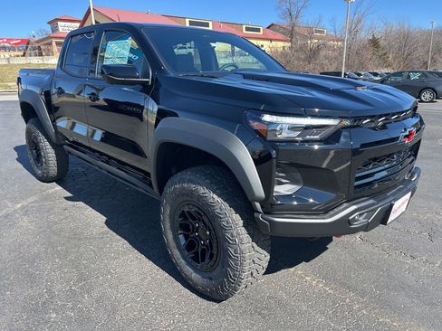 New 2026 Chevrolet Colorado ZR2 w/ ZR2 Bison Edition AWD/4WD image 3
