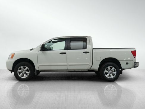 Used 2014 Nissan Titan SV w/ SV Premium Utility Package image 2