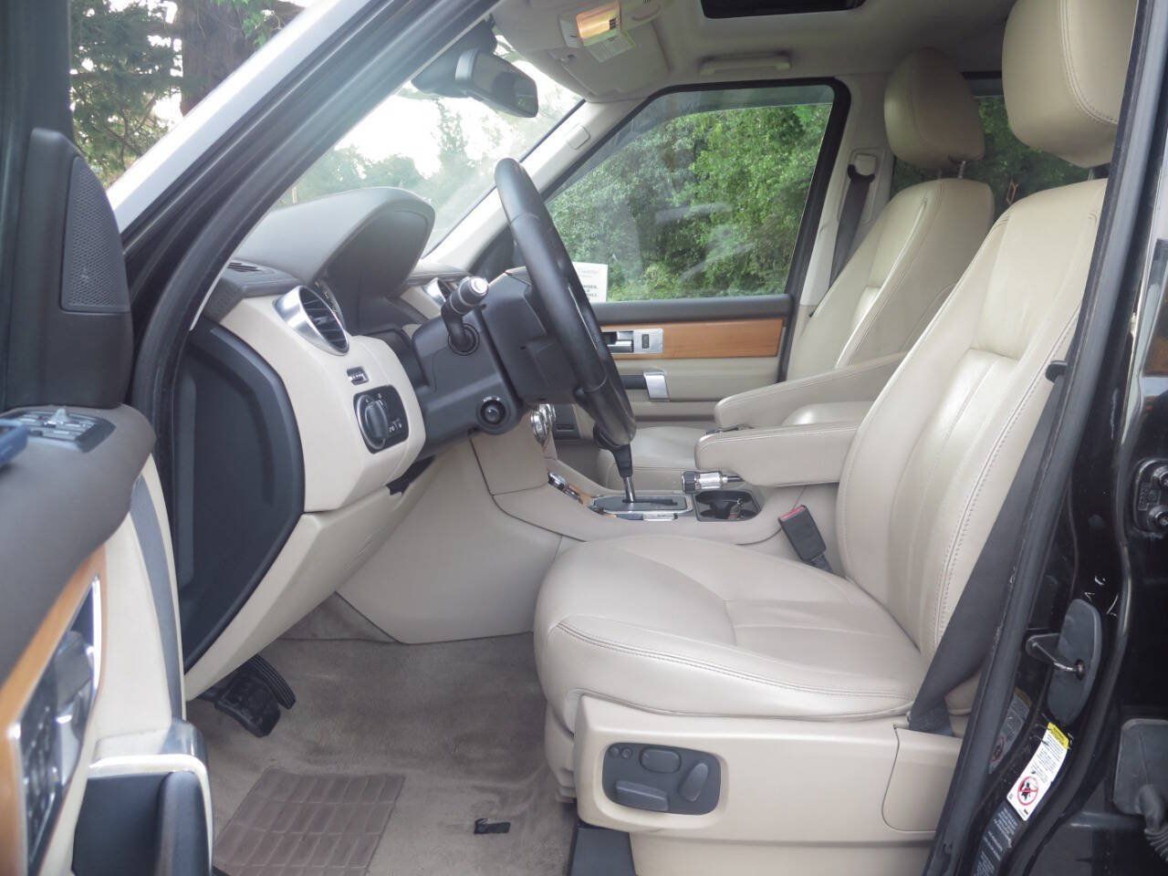 Used 2012 Land Rover LR4 HSE LUX w/ Luxury Pkg AWD/4WD image 10