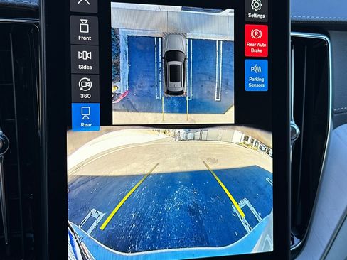 New 2026 Volvo XC60 B5 Ultra w/ Climate Package image 17