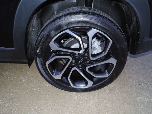 Certified 2024 Chevrolet Trax RS w/ Sunroof Package image 39