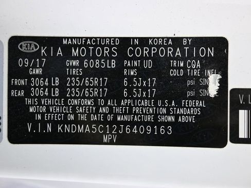 Used 2018 Kia Sedona L image 36