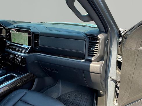 Used 2025 GMC Sierra 1500 Elevation w/ Elevation Premium Package AWD/4WD image 26