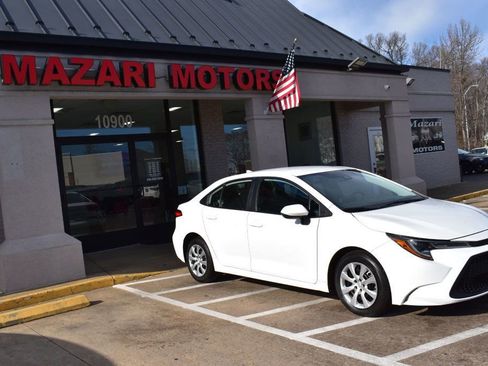 Used 2022 Toyota Corolla LE image 9