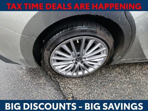 Used 2022 Lexus IS 300 AWD w/ Premium Package image 9