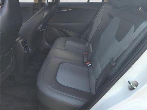 Used 2023 Kia Niro EX image 20