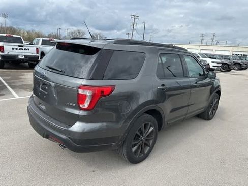 Used 2018 Ford Explorer XLT w/ Equipment Group 202A image 15
