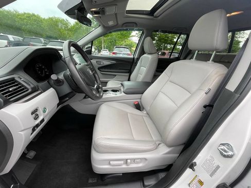 Certified 2025 Honda Ridgeline RTL image 27