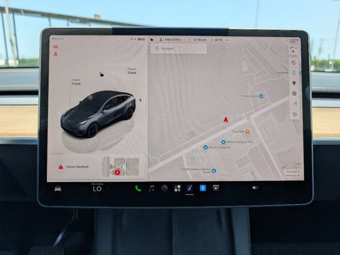 Used 2022 Tesla Model Y Long Range AWD/4WD image 27