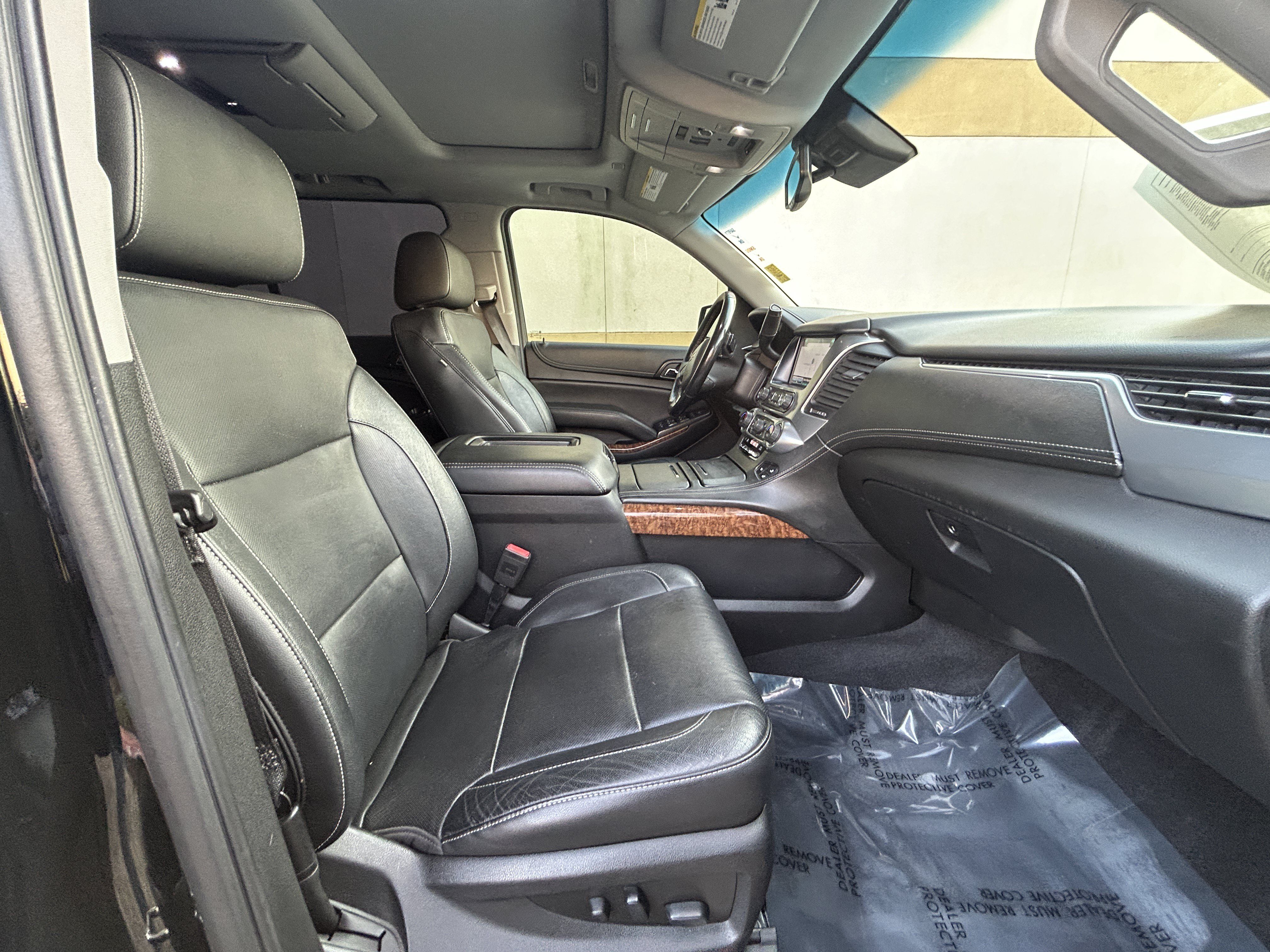 Used 2019 Chevrolet Suburban Premier AWD/4WD image 26