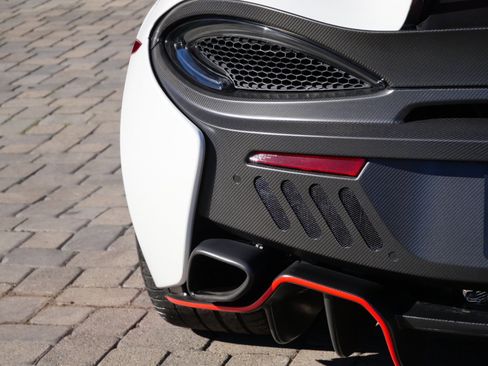 Used 2018 McLaren 570S Coupe image 17