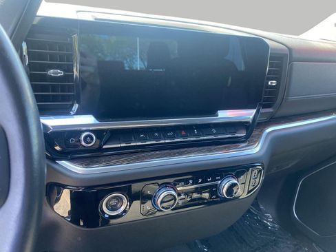 Used 2022 GMC Sierra 1500 Elevation w/ X31 Off-Road Package AWD/4WD image 17