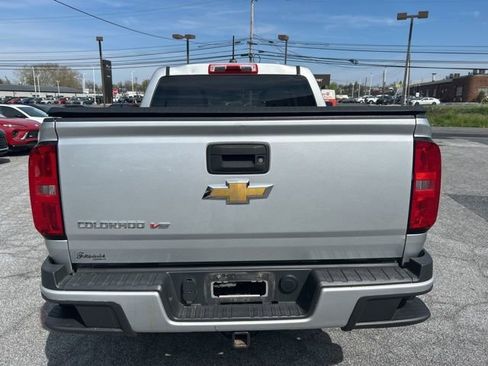 Used 2019 Chevrolet Colorado W/T w/ Custom Special Edition image 5