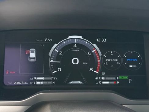 Used 2025 Toyota Sequoia Platinum AWD/4WD image 16
