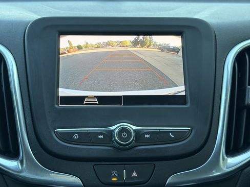 Used 2022 Chevrolet Equinox LT FWD image 28