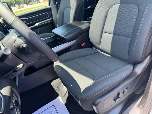 Used 2025 RAM 1500 Big Horn AWD/4WD image 7