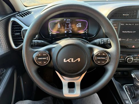 Used 2024 Kia Soul LX w/ Option Group 015 FWD image 12