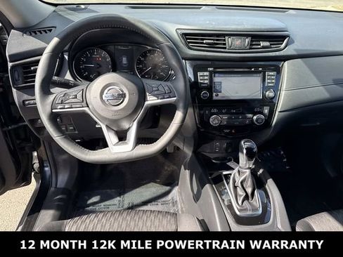 Used 2017 Nissan Rogue SV w/ SV Premium Package image 17