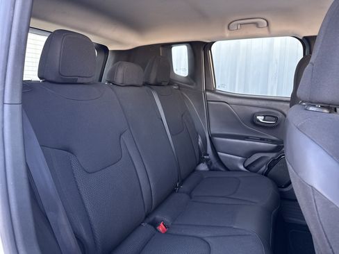 Used 2018 Jeep Renegade Altitude image 43