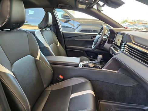 Used 2025 Toyota Camry SE FWD image 25