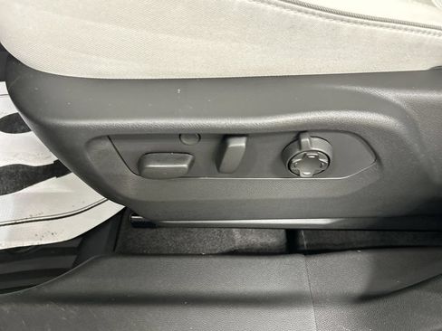 Used 2025 Buick Envision Avenir AWD/4WD image 10