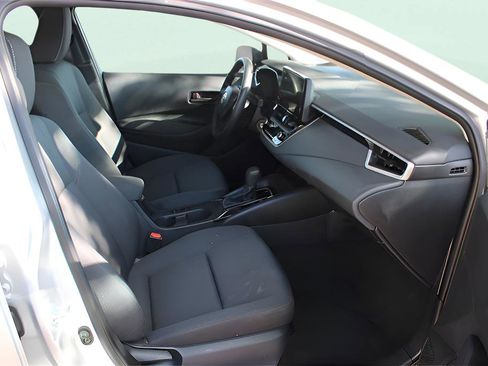Used 2025 Toyota Corolla LE FWD image 20
