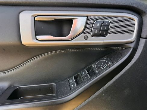 Used 2020 Ford Explorer Limited w/ Class III Trailer Tow Package image 13