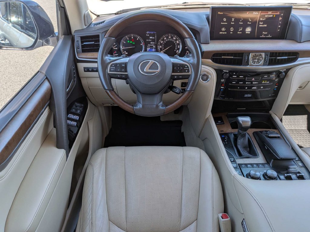 Used 2018 Lexus LX 570 4WD w/ Luxury Package image 18