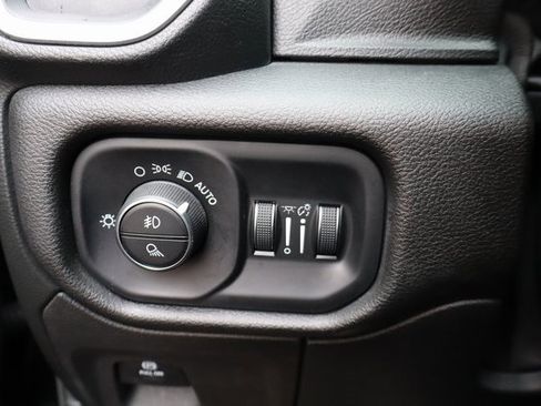 Used 2019 RAM 1500 Big Horn image 11